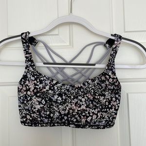 Lululemon sports bra
